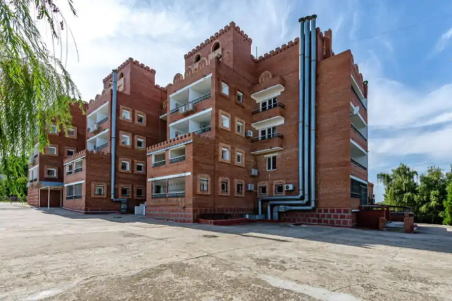 Пансионат "Замок" в Урзуфе