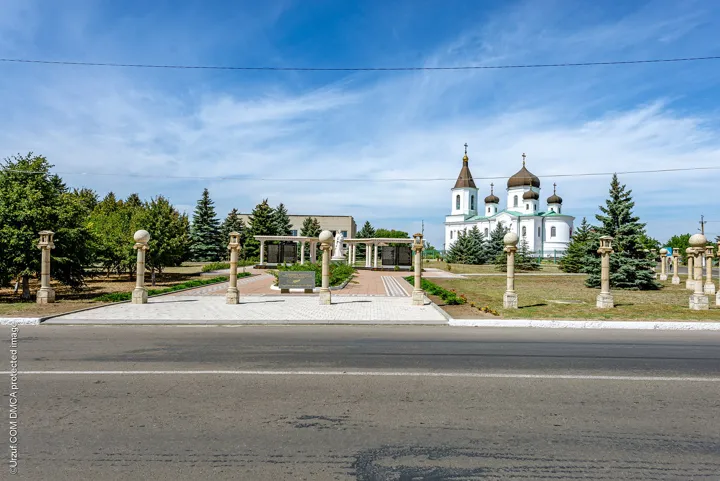 Центральный парк Урзуфа — фото 4